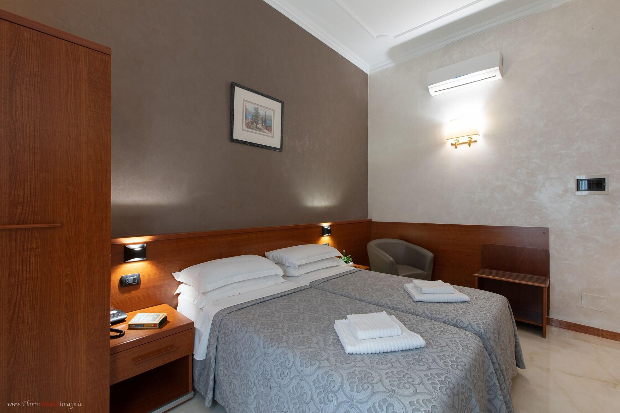 Hotel Centro Cavour Roma Bagian luar foto