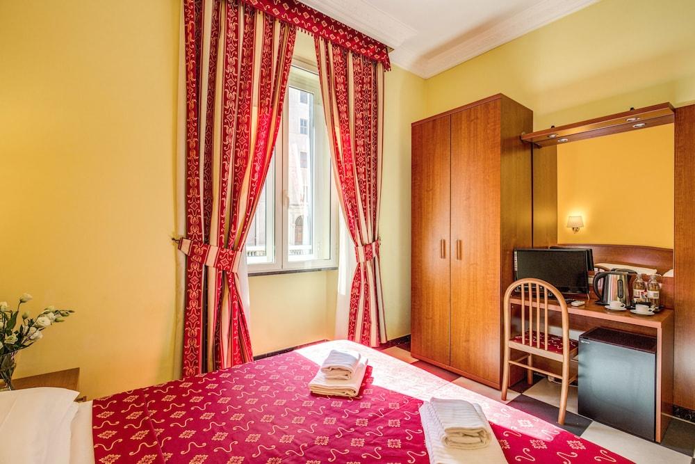 Hotel Centro Cavour Roma Bagian luar foto