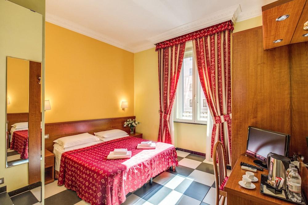 Hotel Centro Cavour Roma Bagian luar foto